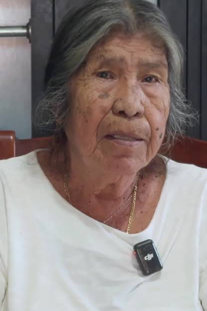 Doña Petra mirada serena